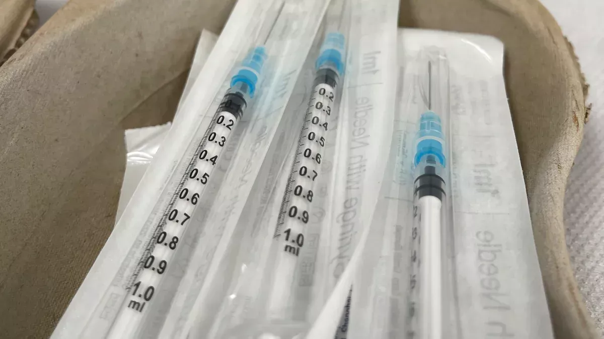 Medical HDPE Plastic Puncture Needle Tubing Compared To Other Medical Tubing Materials